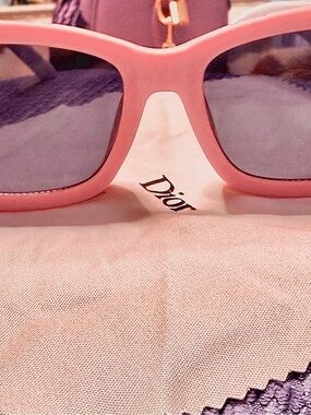 Designer Fashioned Pinkpeach more pink thougSquare Sunglasses with Tinted Lens